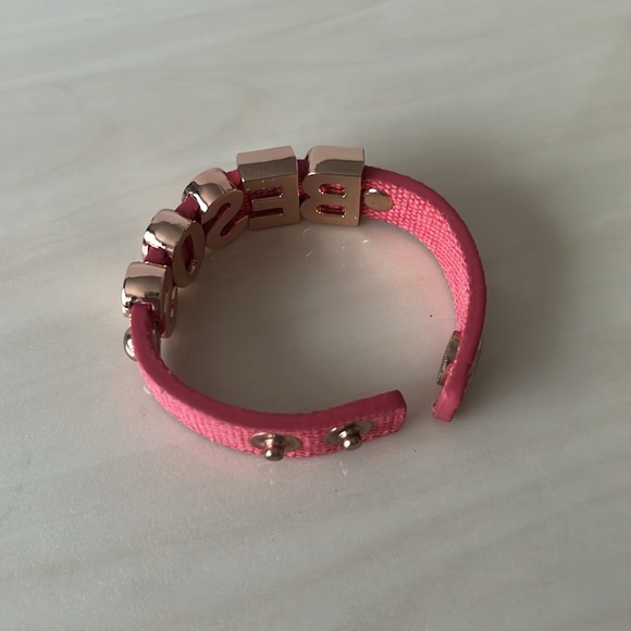 BCBGeneration Besos Affirmation Bracelet - Picture 5 of 8